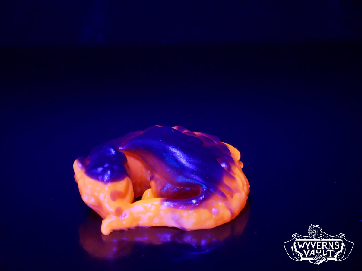 UV - Small Sleeping Wyvern - Soft 00-30